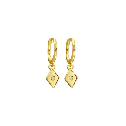 Yellow gold plated half hoop earrings featuring a diamond-shaped charm with a central cubic zirconia. Elegant and versatile, measuring 23 x 6 mm.